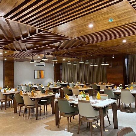 Vits Satyajeet Karad Hotel Exterior photo