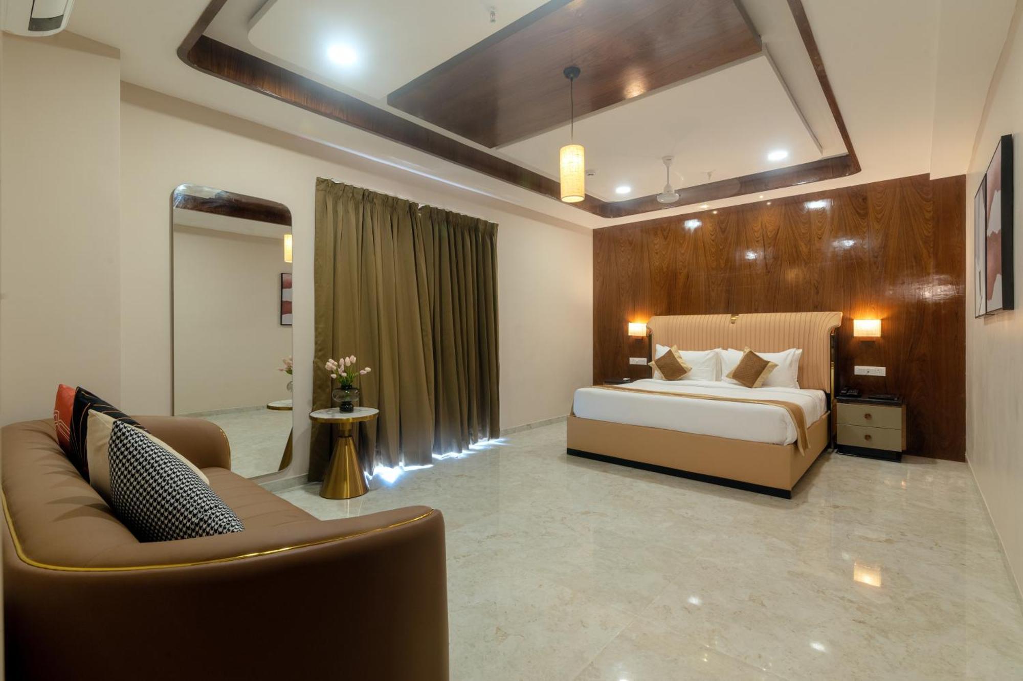 Vits Satyajeet Karad Hotel Exterior photo