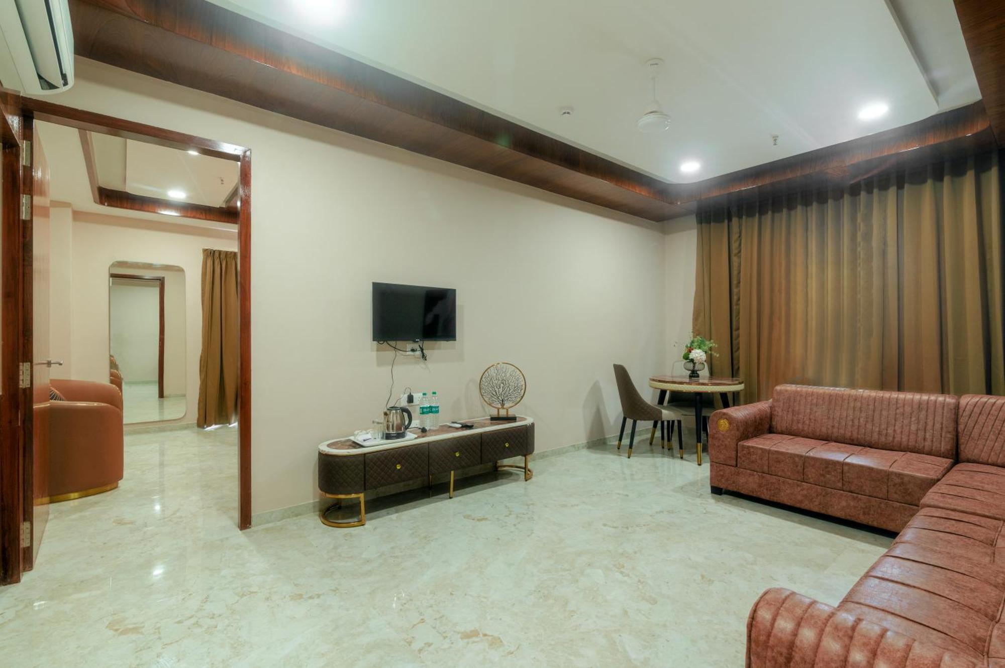Vits Satyajeet Karad Hotel Exterior photo