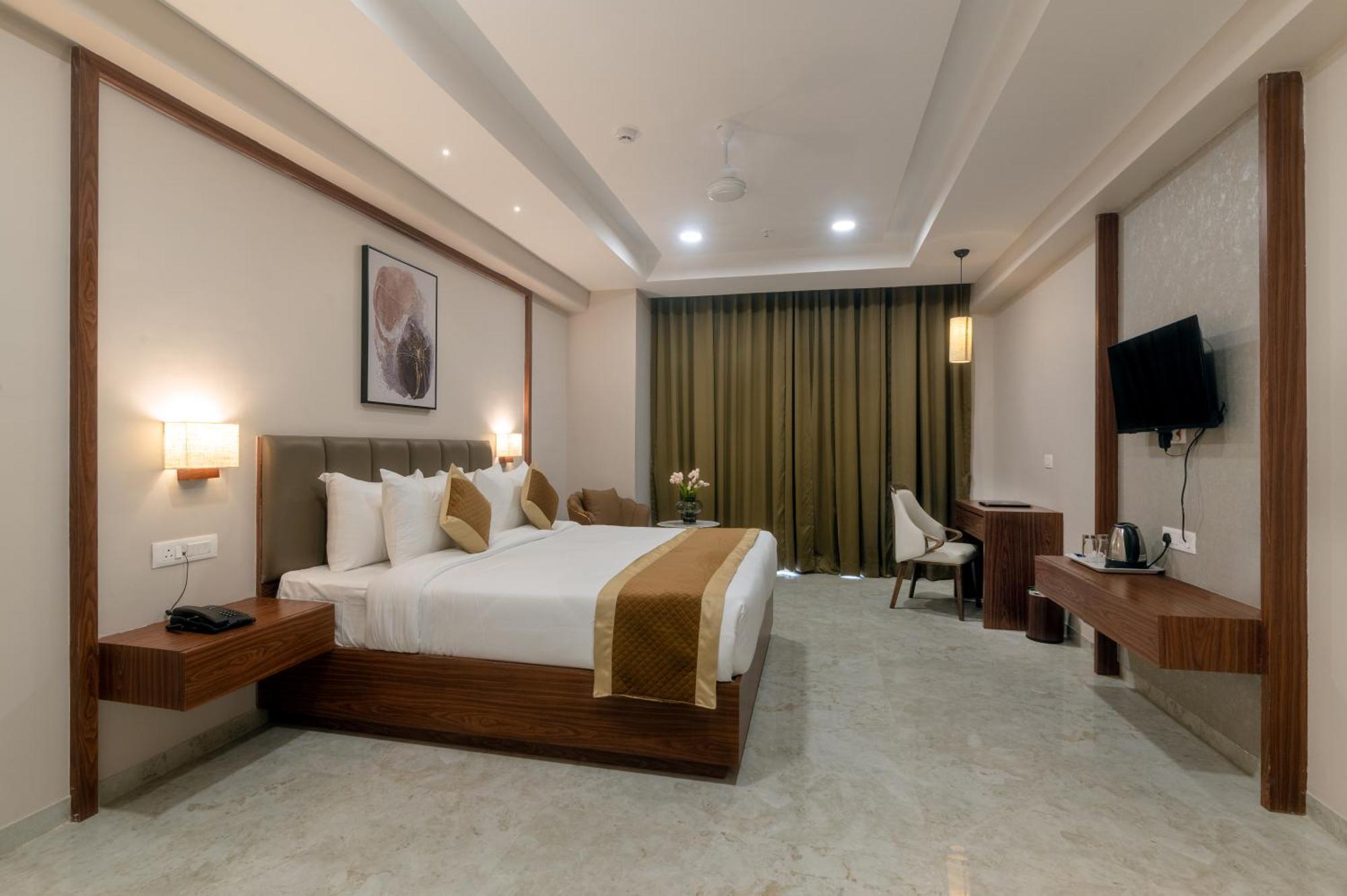 Vits Satyajeet Karad Hotel Exterior photo