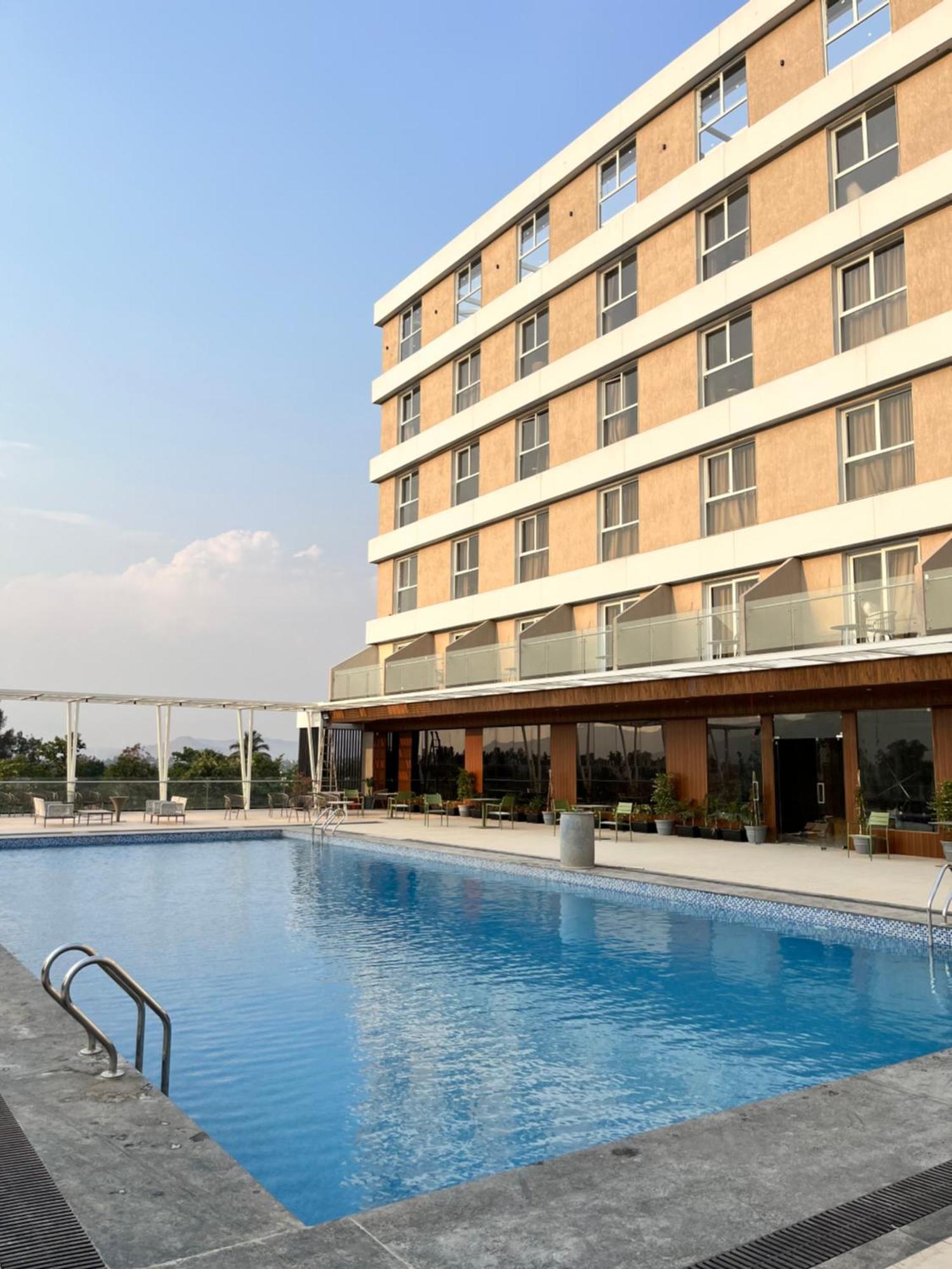 Vits Satyajeet Karad Hotel Exterior photo